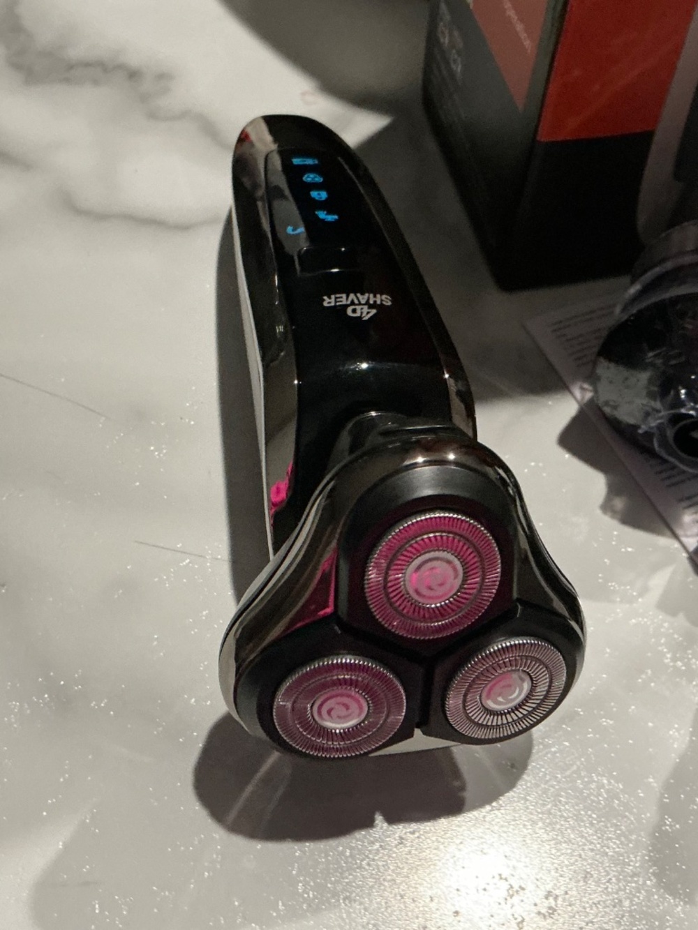 Electric Razor - Picture 3 of 8
